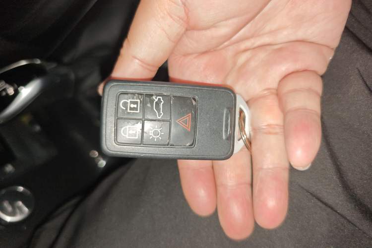 Used Volvo V40 2017 T3 Zhiyi Edition