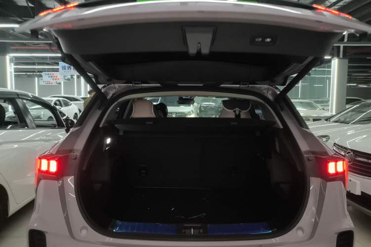 Used Lynk & Co 06 2023 Remix 1.5T Shero Trunk