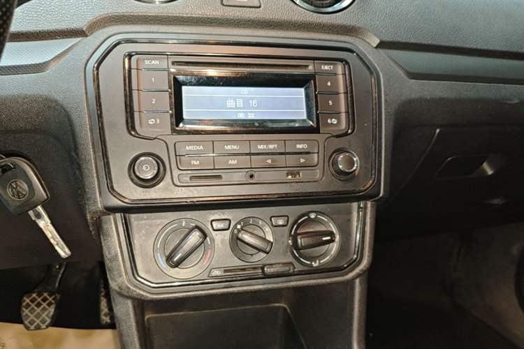 Used Volkswagen Jetta 2017 1.4L Manual Fashion Edition