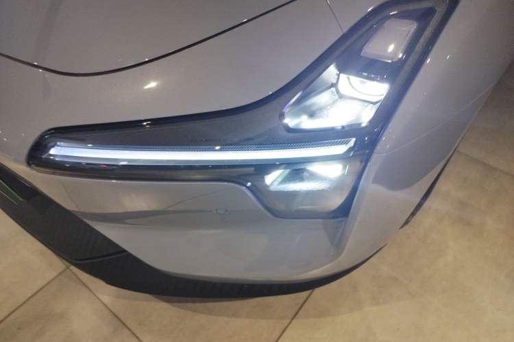 Used XPeng MONA M03 2025 600 with Ultra-Long Range Max Left Front Headlight