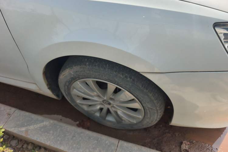 Used Citroen C-Quatre 2013 Sedan 1.6L Manual - Prestige Model Right Front Wheel Hub