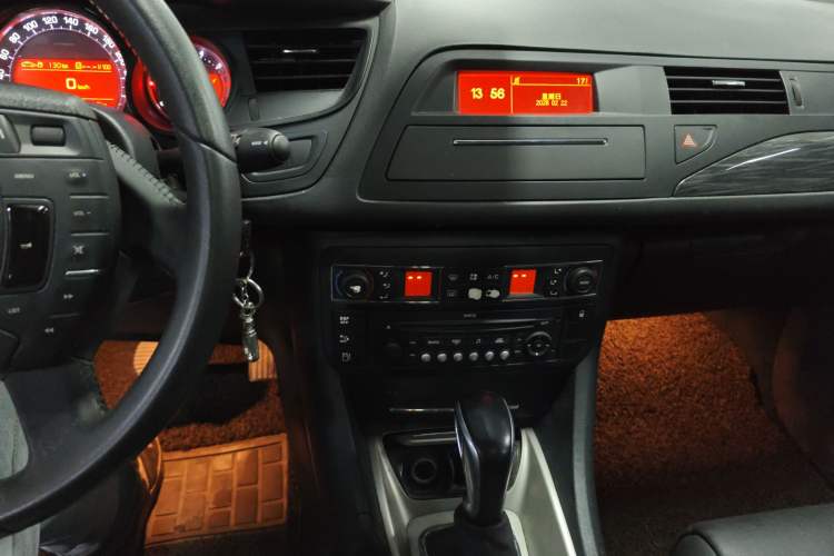 Used Citroen C5 2012 2.0L Automatic Luxury Edition Audio And AC Panel