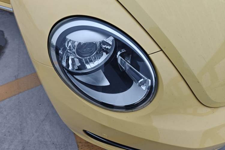 Used Volkswagen Beetle 2013 1.4TSI Fashion Edition Right Front Headlight