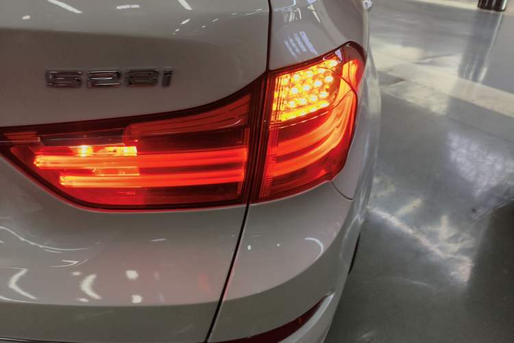 Used BMW 5 Series GT 2014 528i Luxury Edition