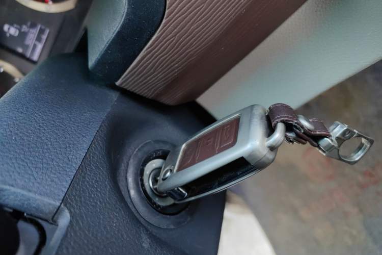 Used FORTHING Lingzhi 2017 M5L 1.6L 7-Seater Comfort Model
