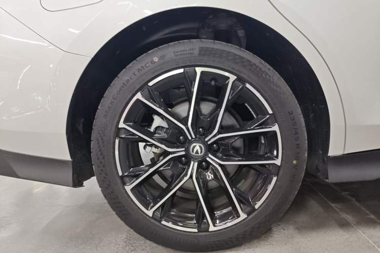 Used Changan UNI-V iDD 2024 Blue Whale Smart Electric iDD 136km Luxury Model