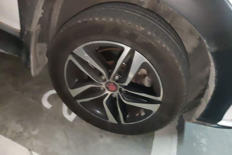 Used BYD Tang New Energy 2015 2.0T Four-Wheel-Drive Flagship Model Right Front Wheel Hub