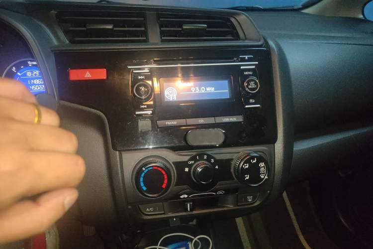 Used Honda Fit 2016 1.5L LXS CVT Comfort Sunroof Version
