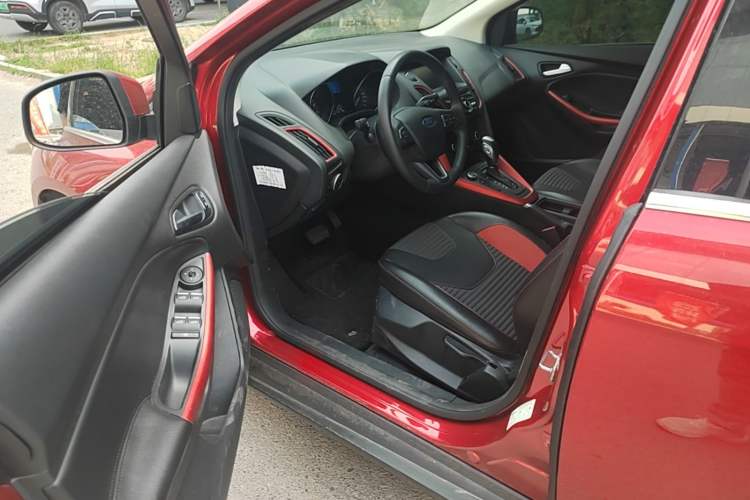 Used Ford Focus 2020 Hatchback Classic 1.5L Automatic Trendy Model
