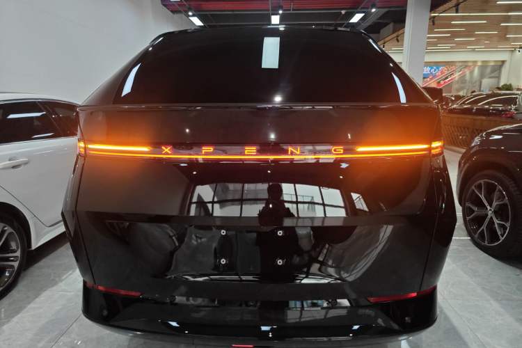 Used XPeng X9 2024 610 Long-Range Max
