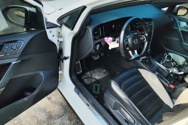 Used Volkswagen Golf 2019 280TSI DSG R-Line China VI Standard Driver Seat