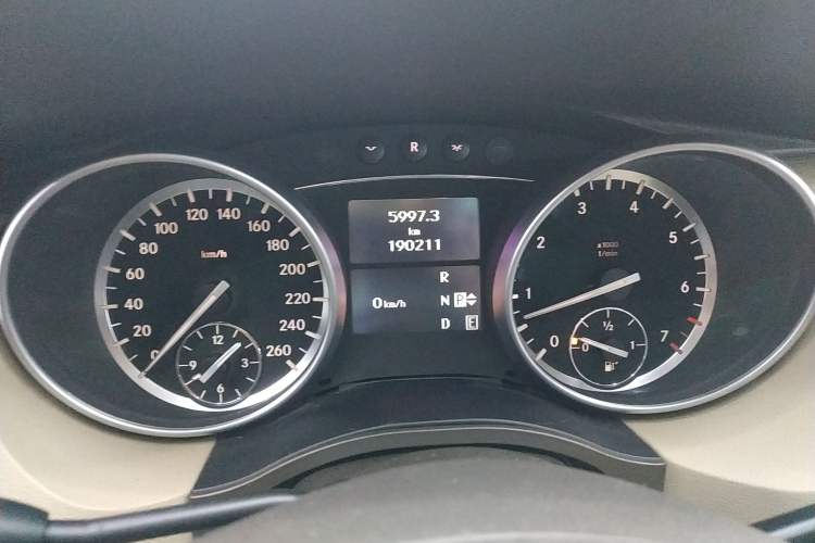 Used Mercedes-Benz R-Class 2014 R 320 4MATIC Luxury Model