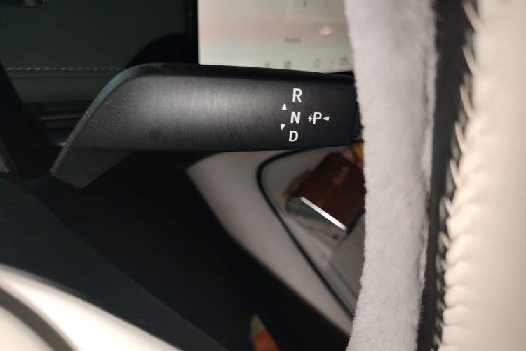 Used Nissan N7 2025 625 Max Gear Lever