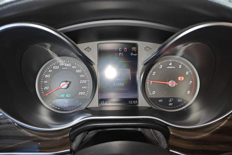 Used Mercedes-Benz V-Class 2018 V 260 Avantgarde Edition China VI