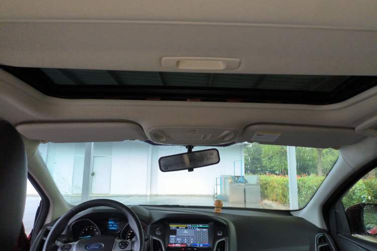 Used Ford Focus 2012 Hatchback 1.6L Automatic Fashion Edition