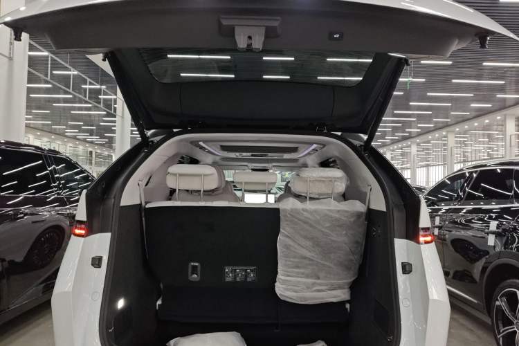 Used XPeng X9 2026 Model—Range-Extended Version 1602 Max