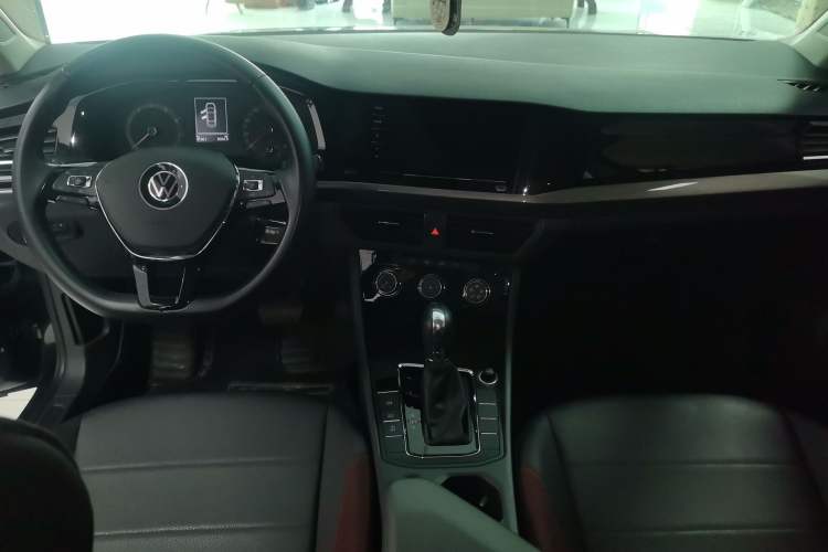 Used Volkswagen Bora 2021 1.5L Automatic Comfort Smart Connect Edition Center Console