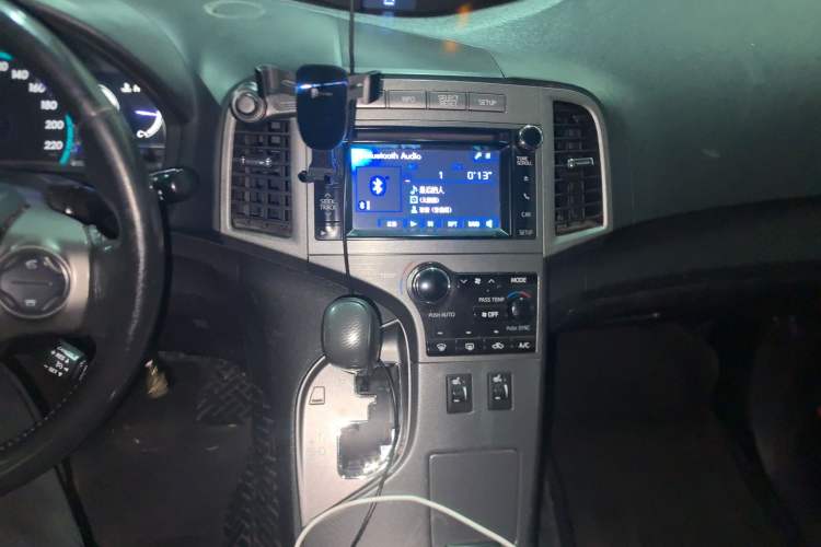 Used Toyota Venza 2013 2.7L 4x4 Luxury Edition Audio And AC Panel