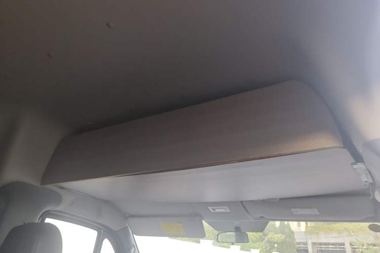 Used Foton Toano 2023 2.8T Manual Jixiang Long Wheelbase Mid-Top with Rear Dual Tires 7/9 Seats Headliner