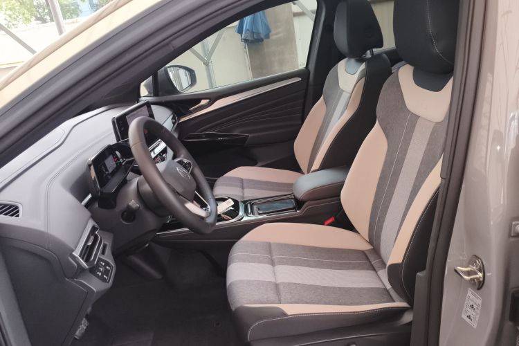 Used Volkswagen ID.4 CROZZ 2024 PURE+ model Left Front Seat