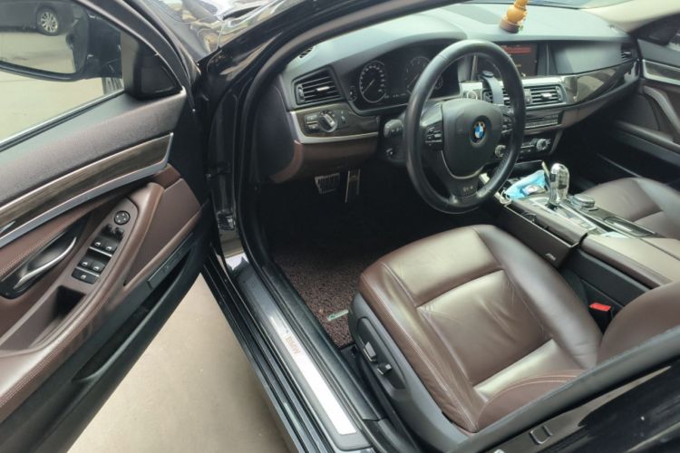 Used BMW 5 Series 2017 525Li Luxury Design Package Driver Seat