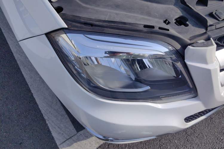 Used Mercedes-Benz GLK-Class 2014 GLK 260 4MATIC Dynamic Model Right Front Headlight