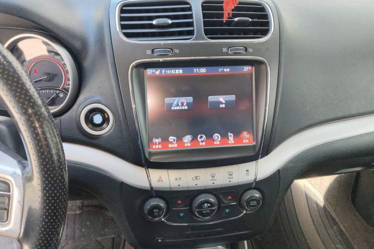 Used Dodge Journey 2013 2.4L Two-Wheel Drive Luxury Version