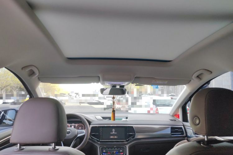 Used Volkswagen Viloran 2020 330TSI Luxury Edition Headliner