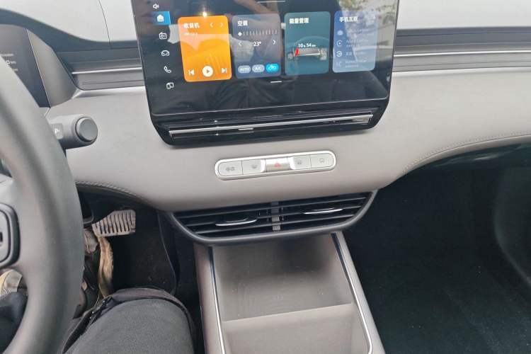 Used Roewe Roewe E6 2025 Model 520km Commuter Version