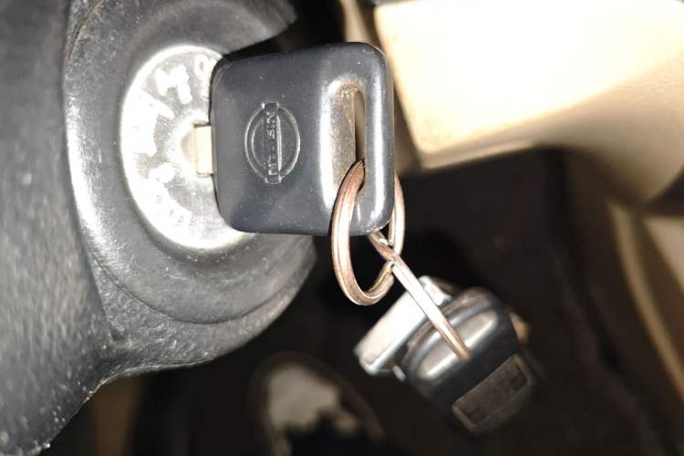 Used Nissan Livina 2013 1.6XE Manual Comfort Edition
