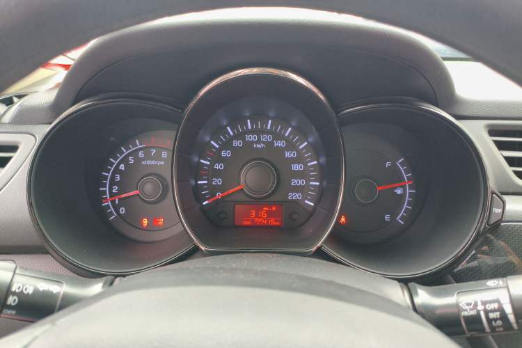 Used Kia K2 2012 Hatchback 1.4L MT Cool Edition Commemorative Model