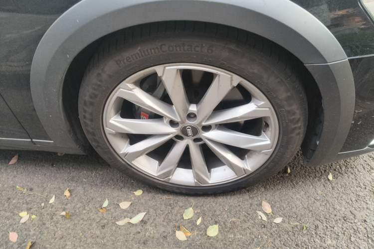 Used Audi A6 2020 allroad quattro Explorer 55 TFSI Prestige Off-Road Model Right Front Wheel Hub