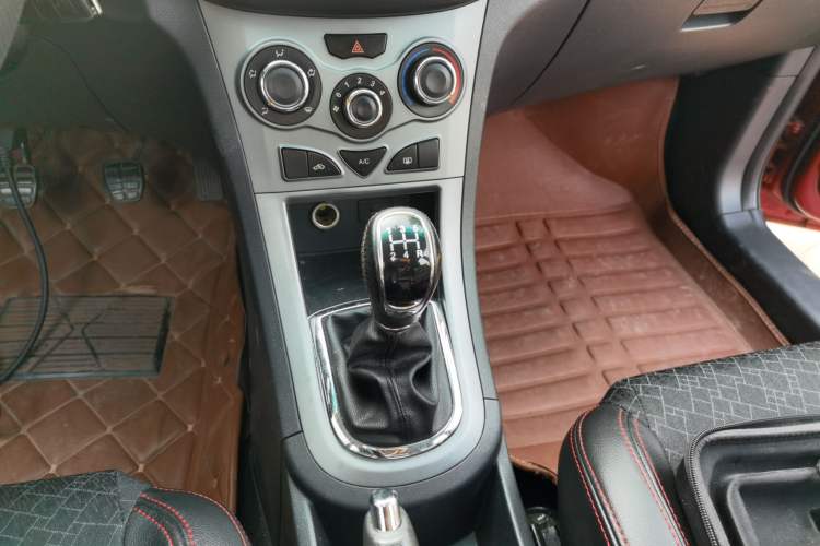 Used Cowin C3 2015 1.5L Manual Gold Diamond Edition Gear Lever