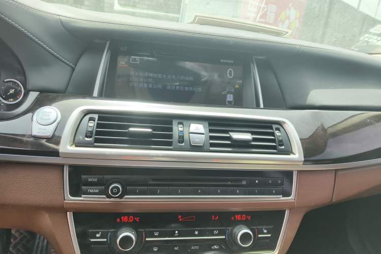 Used BMW 5 Series 2014 525Li Leading Model
