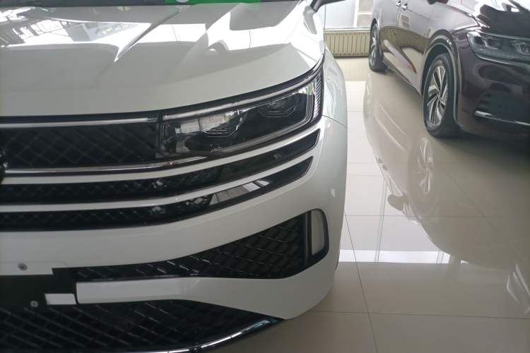 Used Volkswagen Tavendor 2023 380TSI Four-Wheel Drive R-Line Cruise Edition