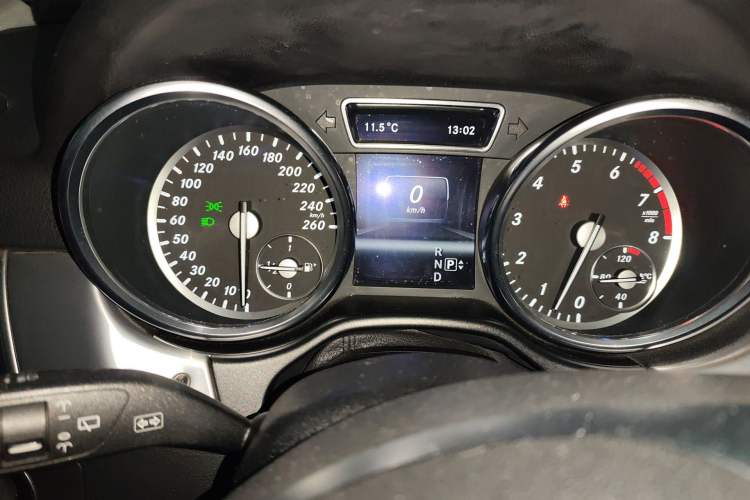 Used Mercedes-Benz M-Class 2012 ML 300 Instrument Cluster