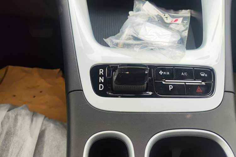 Used Geely Galaxy Geome 2026 Model 310km Youth Edition Gear Lever