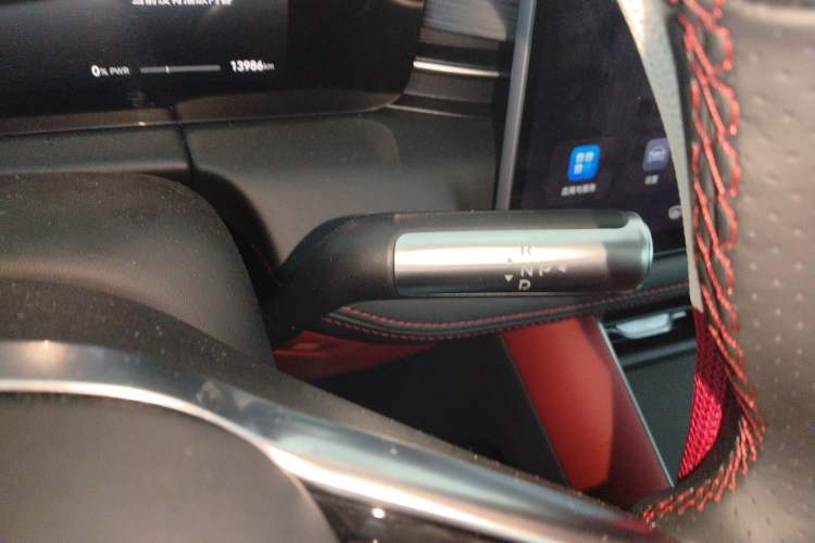 Used Hima AITO M5 2025 Extended-Range Ultra Rear-Wheel-Drive Version Gear Lever