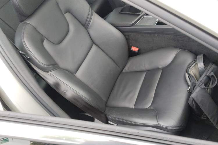 Used Volvo XC60 2019 T5 4x4 Smart Edition China VI Standard