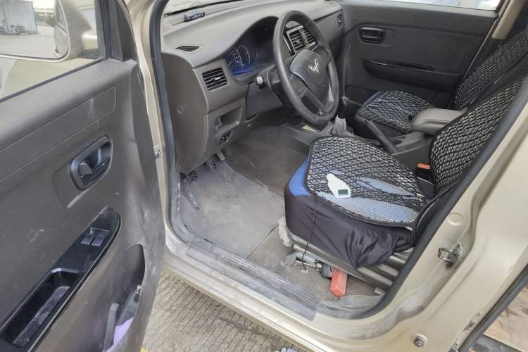 Used Wuling Rongguang V 2016 1.2L Standard Version
