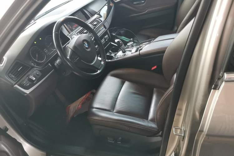Used BMW 5 Series 2017 525Li Luxury Design Package Left Front Seat