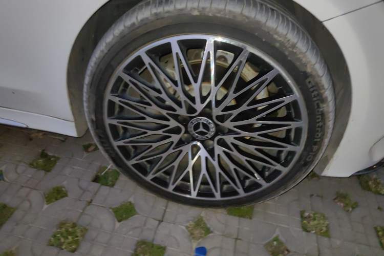 Used Mercedes-Benz C-Class 2017 Facelift C 200 L Sport Edition Right Front Wheel Hub