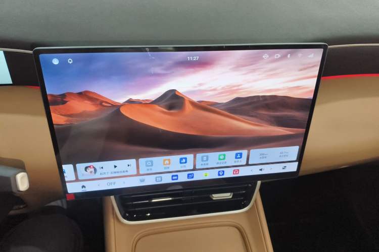 Used Dongfeng Aeolus L8 2025 Model 185KM Dream Edition Audio And AC Panel