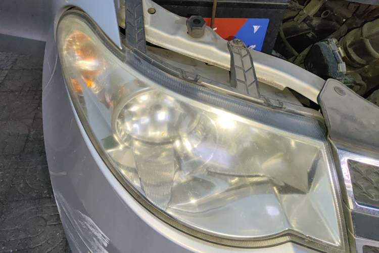 Used Wuling Hongguang 2014 1.5L S Luxury Model Right Front Headlight