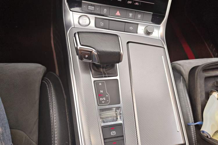 Used Audi A6L 2021 40 TFSI Luxury Dynamic Edition Gear Lever