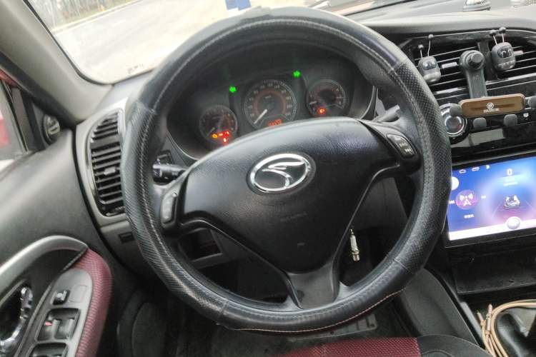 Used Soueast V3 Lingyue 2012 Revised Version 1.5L Manual – Style Edition
