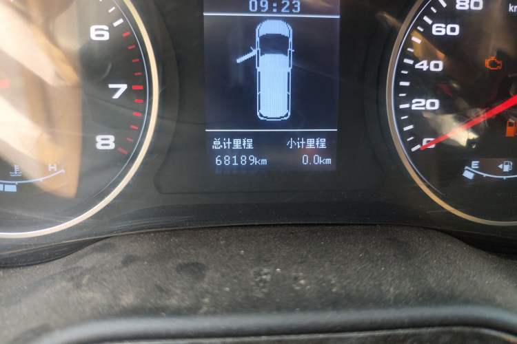 Used JAC Refine M4 2016 2.0L Manual Luxury Version Odometer Close Up