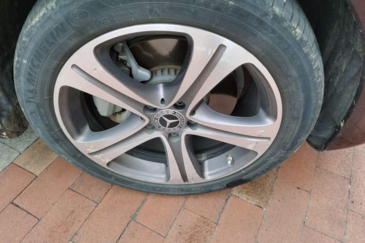 Used Mercedes-Benz E-Class 2019 E 260 L Sport Edition Right Front Wheel Hub