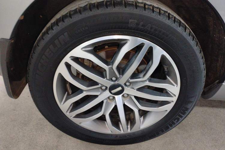 Used Wey VV5 2017 2.0T Ultra-Luxury Version Exterior 2