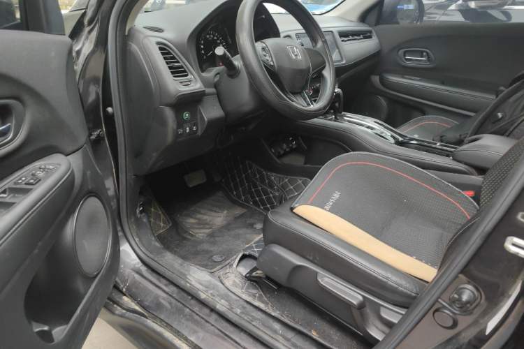 Used Honda Vezel 2020 1.5L CVT Pioneer Edition Driver Seat